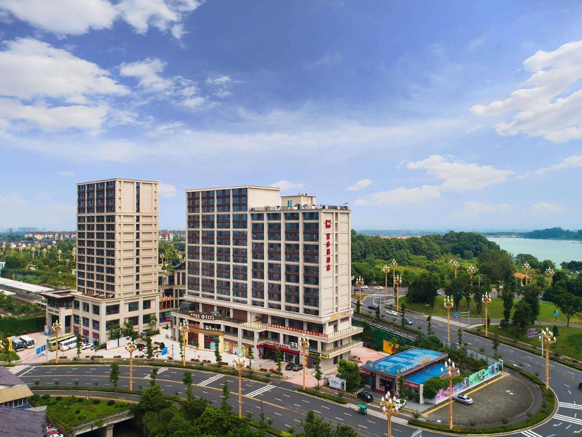Ibis Hotel Emeishan Exteriör bild