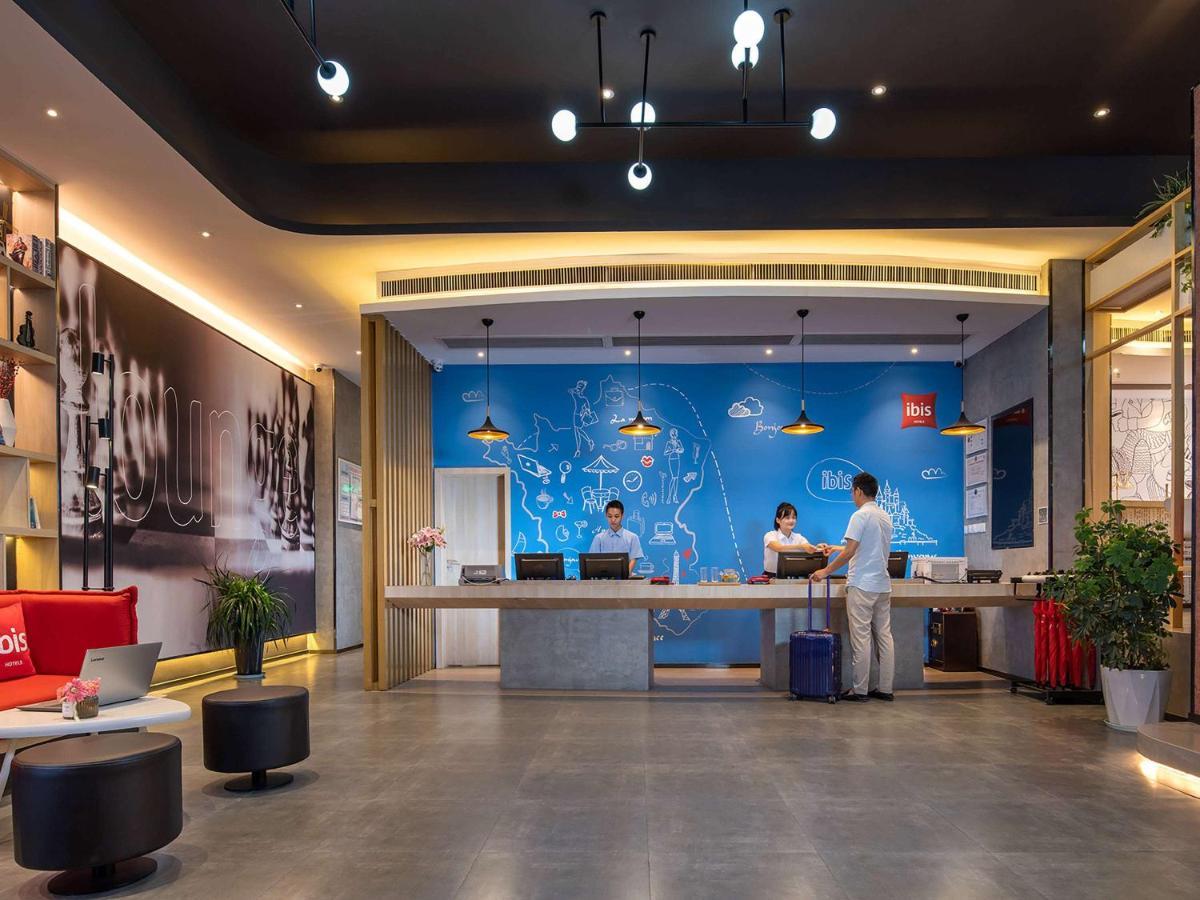 Ibis Hotel Emeishan Exteriör bild