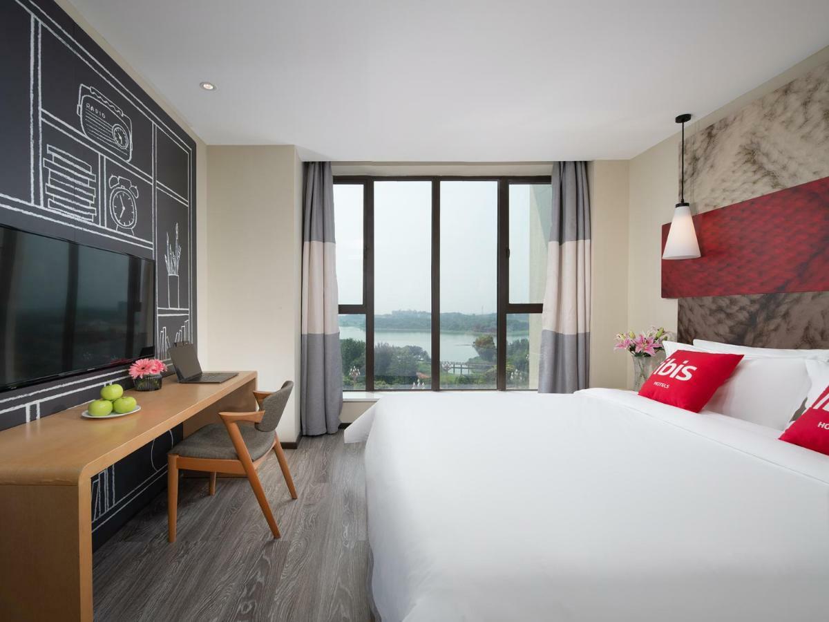 Ibis Hotel Emeishan Exteriör bild