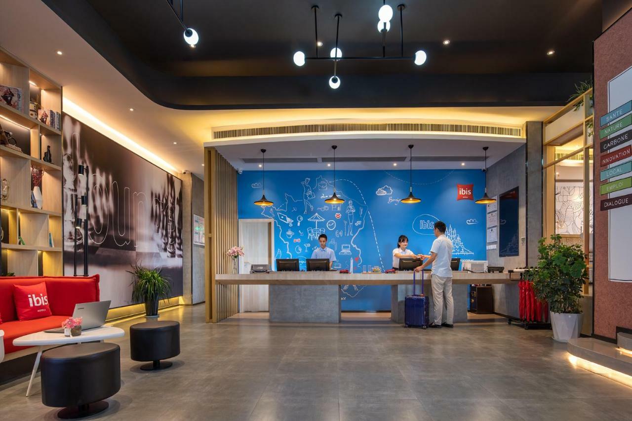 Ibis Hotel Emeishan Exteriör bild